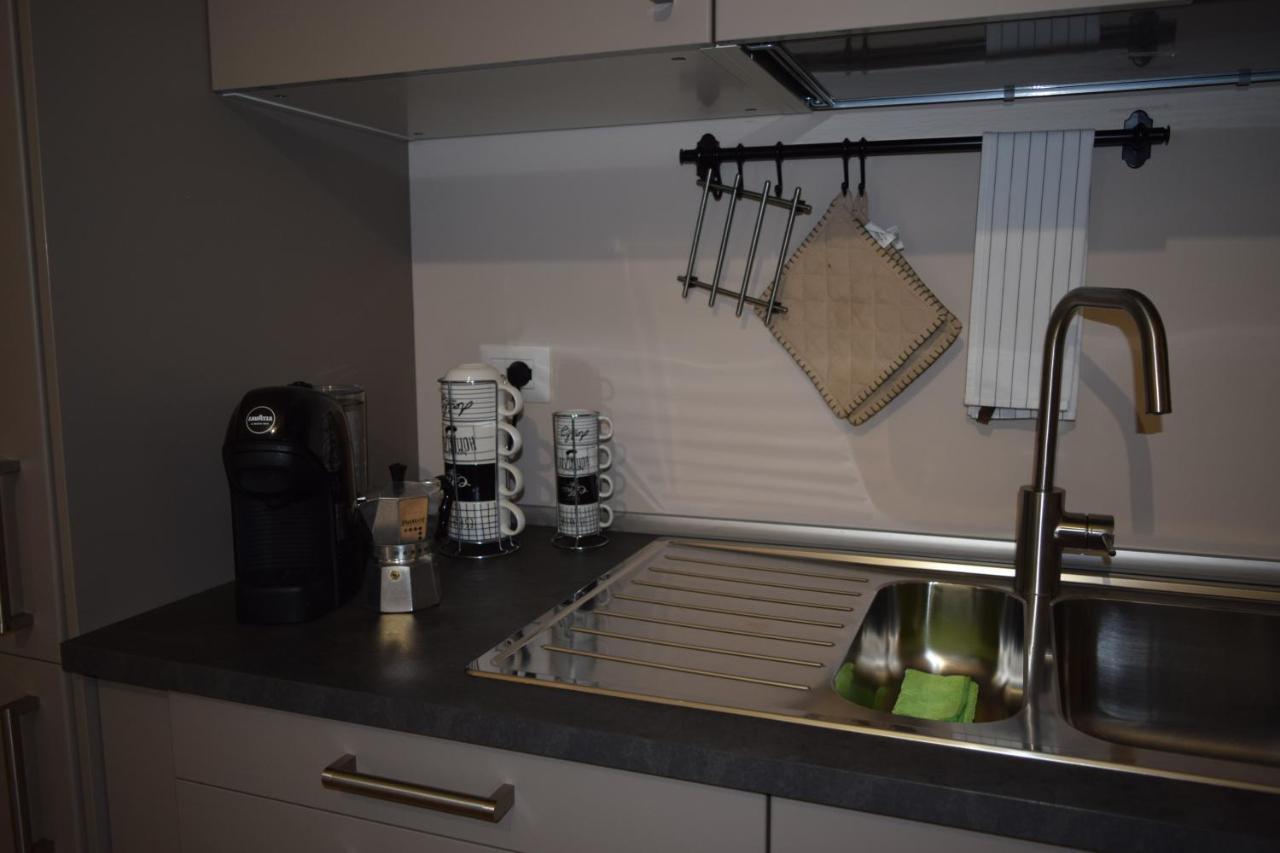 Casa Vacanze Lombardo ซานตาเทเรซา ดี รีวา ภายนอก รูปภาพ