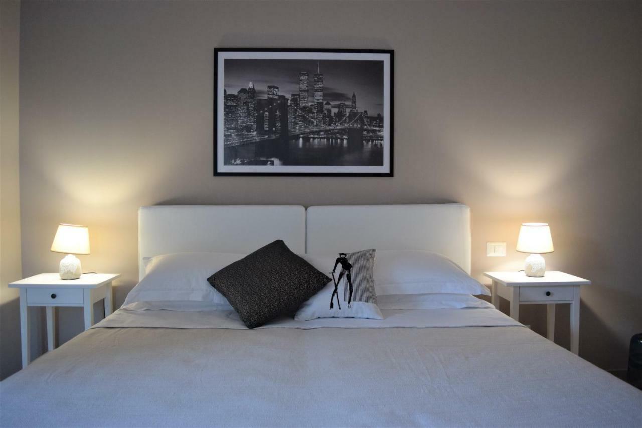Casa Vacanze Lombardo ซานตาเทเรซา ดี รีวา ภายนอก รูปภาพ