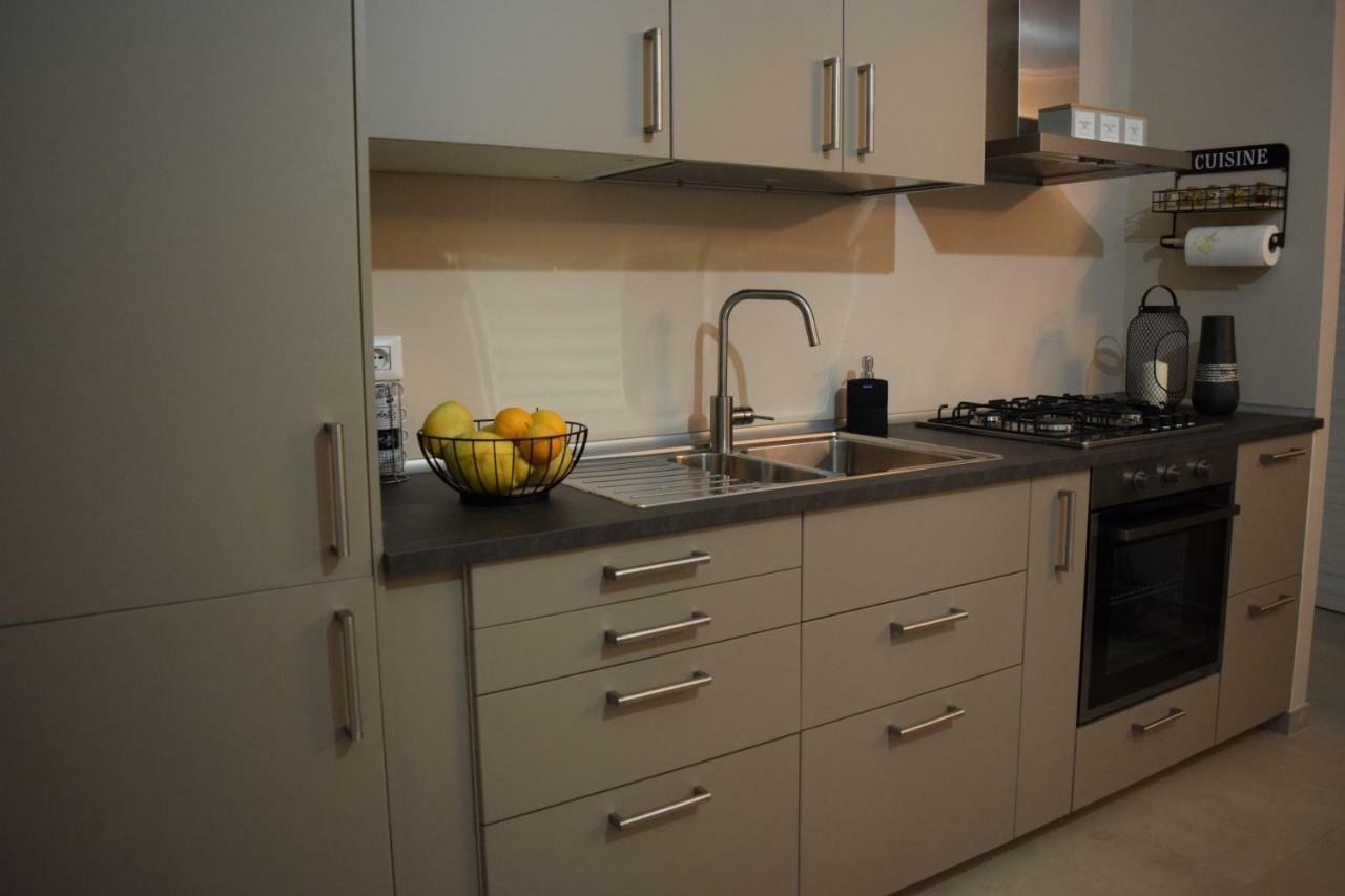 Casa Vacanze Lombardo ซานตาเทเรซา ดี รีวา ภายนอก รูปภาพ