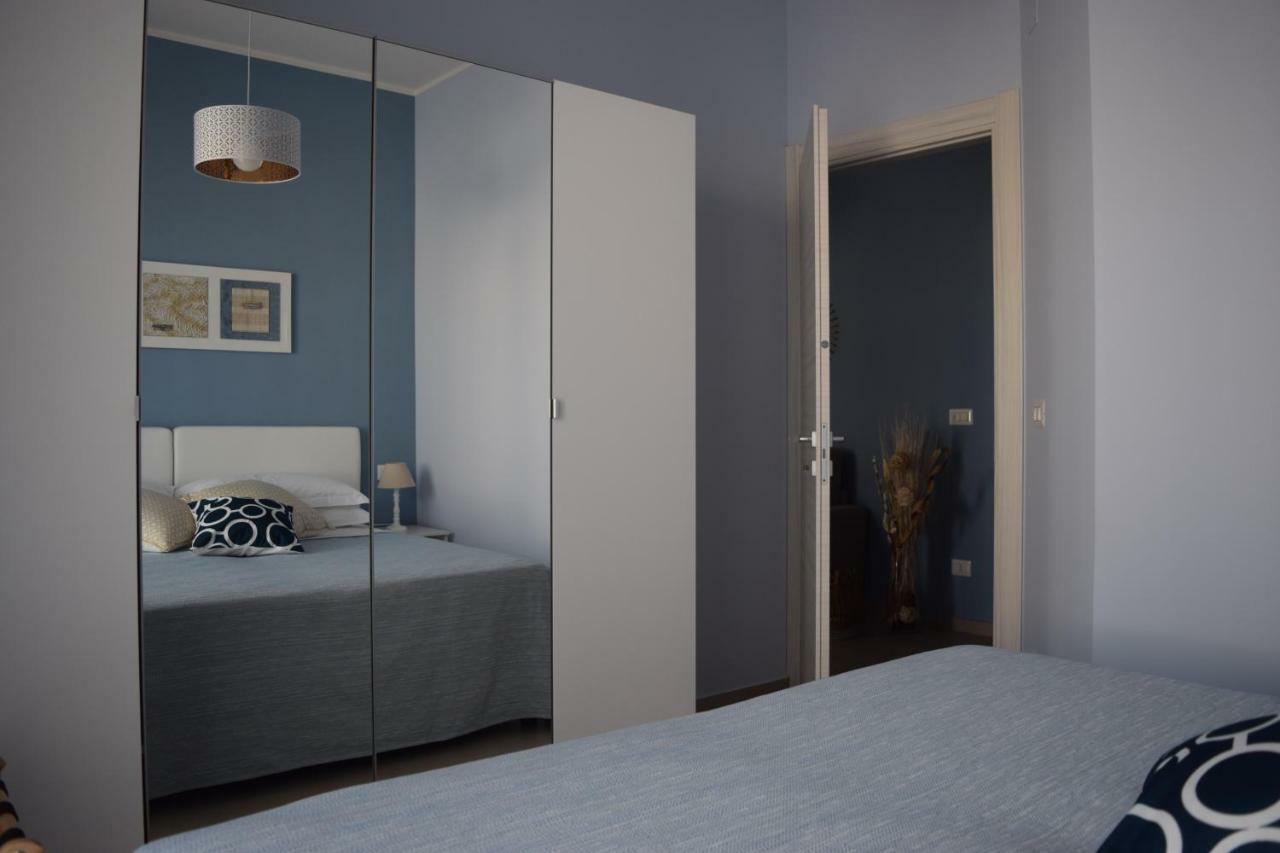 Casa Vacanze Lombardo ซานตาเทเรซา ดี รีวา ภายนอก รูปภาพ